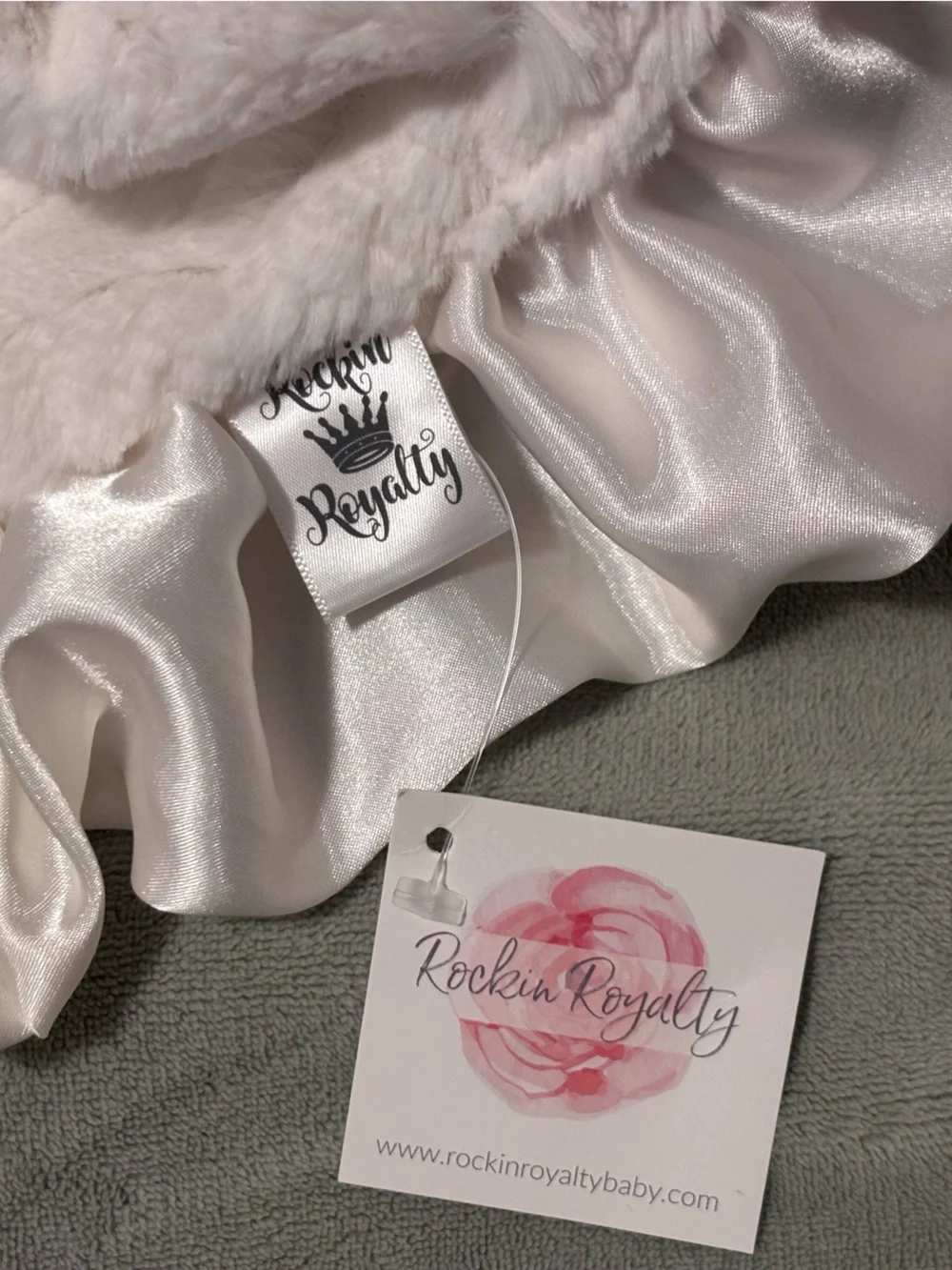Rockin Royalty Baby Blanket  Pink Faux Fur, Satin Ruffle Edge USA NWT